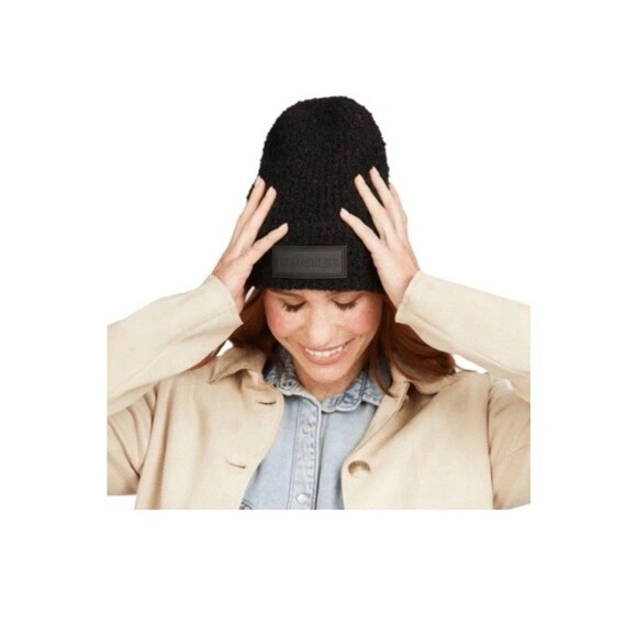 Hunter Tonal Patch Logo Beanie - Black OS, $58 MSRP, New With Tags - Picture 5 of 12